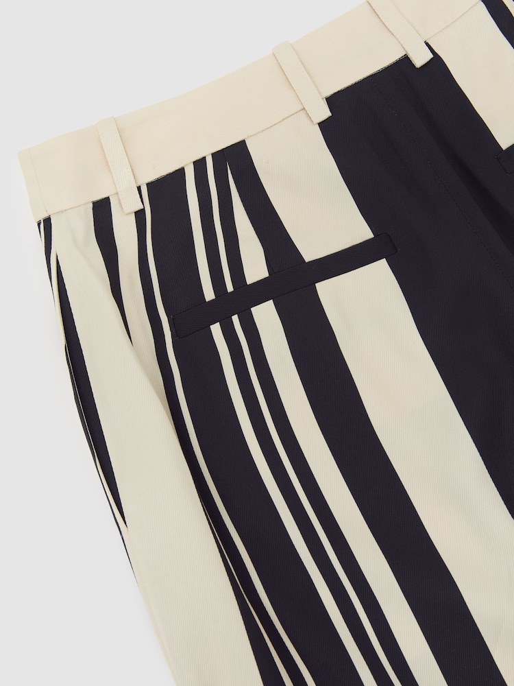 Reiss Black Caris Wide-Leg Scarf-Print Trousers - Image 7 of 7