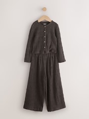 Schokoladenbraun - Texturiertes Set aus Strickjacke und Weitem Bein (3–16Jahre) - Bild 6 von 9