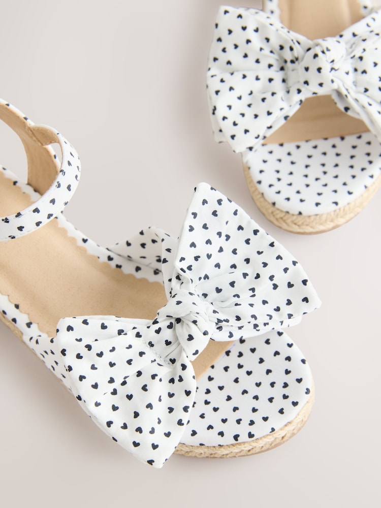 ホワイト ハートプリント - リボン付き ウェッジサンダル - 画像 5 / 5