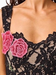 Elliatt Black Morgaine Lace Sweetheart Scalloped neckline Midi Dress - Image 4 of 5