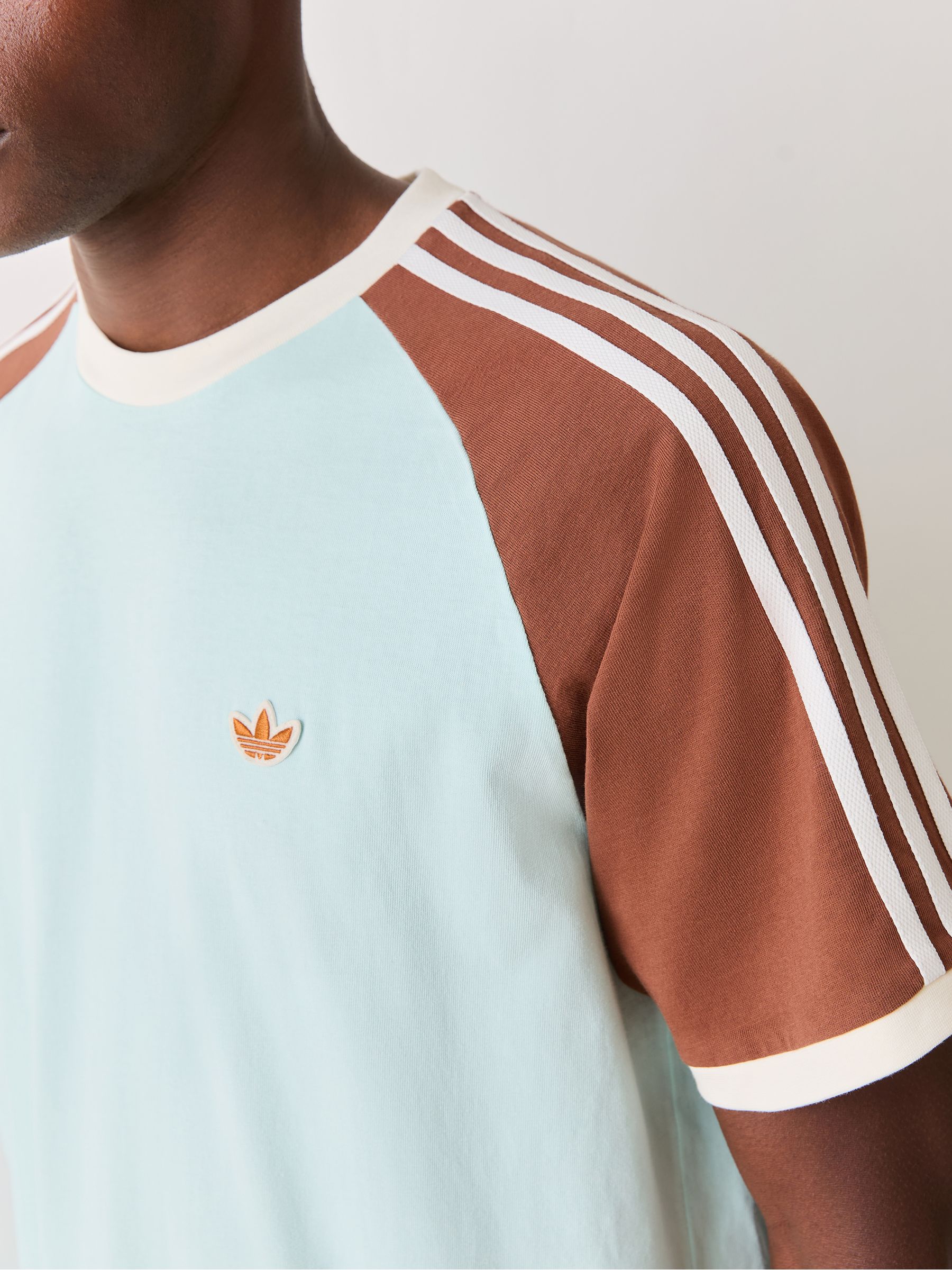Next：日本 adidas Originals スリーストライプス Tシャツ from Next Japan