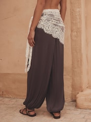Rostbraun - Lace Scarf Balloon Leg Trousers - Bild 4 von 5