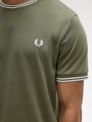 zelena - Majica s kratkimi rokavi, obrobo in logotipom Fred Perry - Slika 5 iz 7