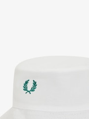 Fred Perry White Reversible Pique Bucket Hat - Image 3 of 4