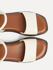 乳白色 - Linzi Balance Two Part Flat Sandals - 圖片 5/5
