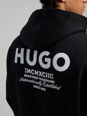 هودي بطبعة جرافيك خلفية من HUGO - صورة 4 من 5