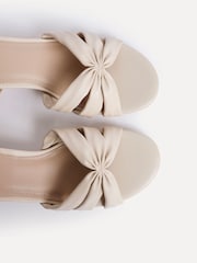 Μπεζ - Linzi Broadway Ruched Front Strap Heeled Sandals - Εικόνα 5 από 5