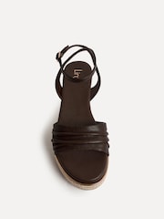 Linzi Brown Dazed Flatform Sandals With Ruched Front Strap - Image 4 of 5