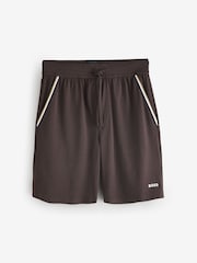 بني - شورت بشعار Unique من BOSS - صورة 1 من 1