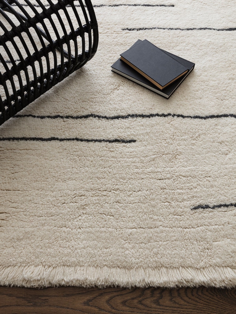 Asiatic Rugs Natural Or Black Azera Berber Crosshatch Rug - Image 2 of 6 Asiatic Rugs Natural Or Black Azera Berber Crosshatch Rug - Image 2 of 6