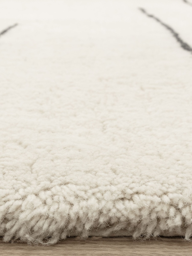 Asiatic Rugs Natural Or Black Azera Berber Crosshatch Rug - Image 6 of 6 Asiatic Rugs Natural Or Black Azera Berber Crosshatch Rug - Image 6 of 6