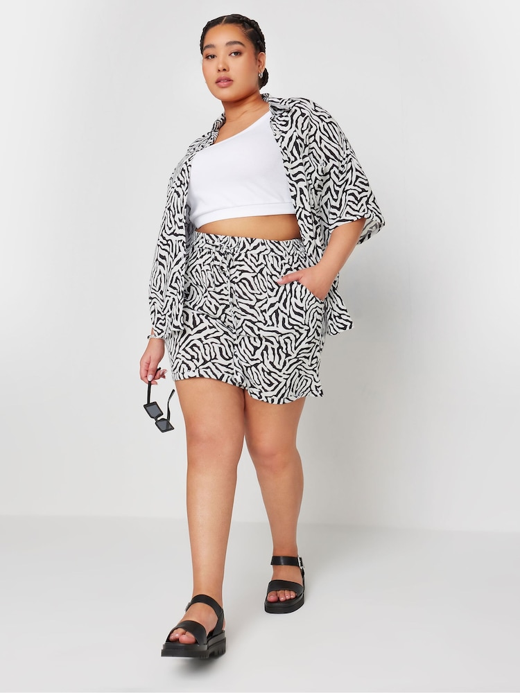 Yours Curve Black LIMITED COLLECTION Curve Black Zebra Print Crinkle Shorts - Image 2 of 5