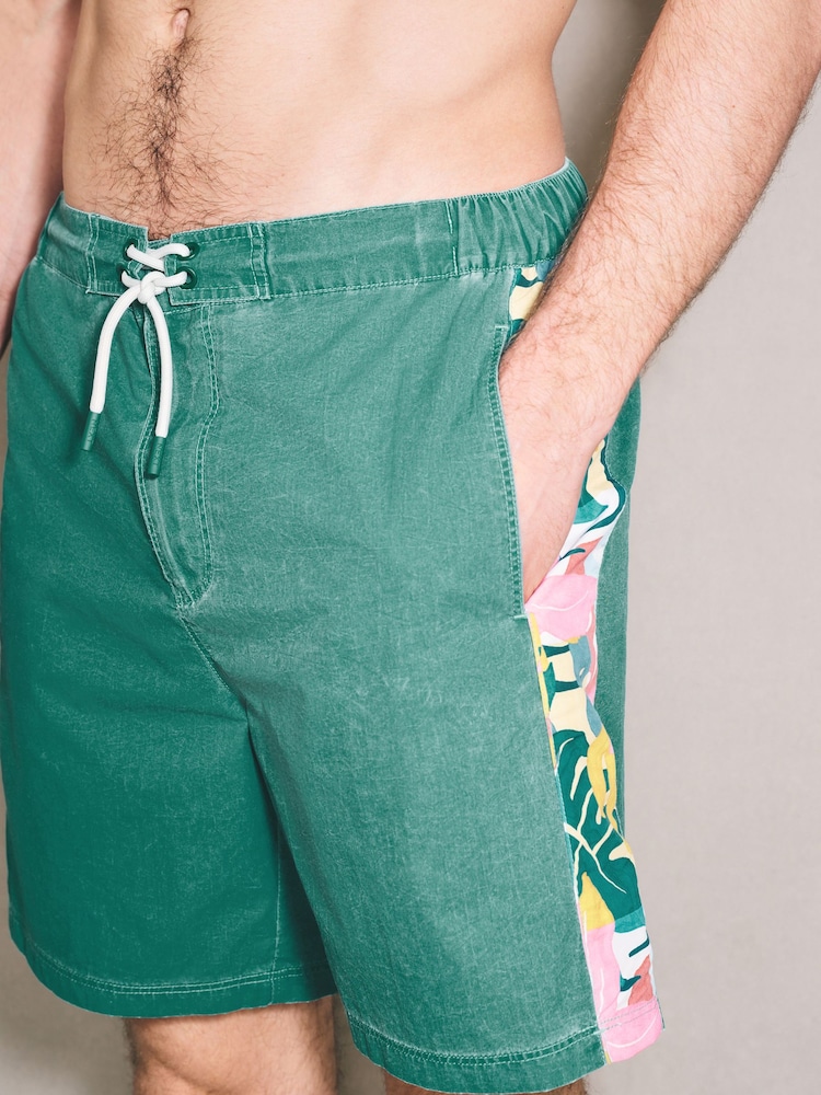 أخضر - Edit Printed Panel Boardshort - صورة 1 من 11
