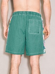 أخضر - Edit Printed Panel Boardshort - صورة 3 من 11
