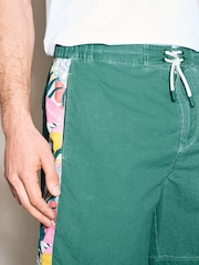 أخضر - Edit Printed Panel Boardshort - صورة 4 من 11