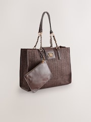 Schokoladenbraun - Schultertasche in Bastoptik - Bild 6 von 10