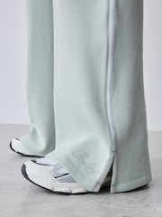 Baker by Ted Baker Green Boxy T-Shirt & Contrast Waistband Trousers Set 2 Piece - Imagen 8 de 15