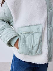 Baker by Ted Baker Borg Fleece & Nylon Mix Quilted Funnel Neck Jacket - Bild 4 von 5