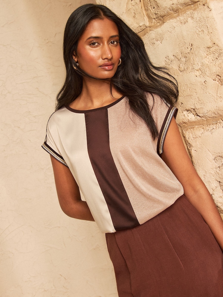 Love & Roses Chocolate Brown Colourblock Satin Front T-Shirt - Image 4 of 4