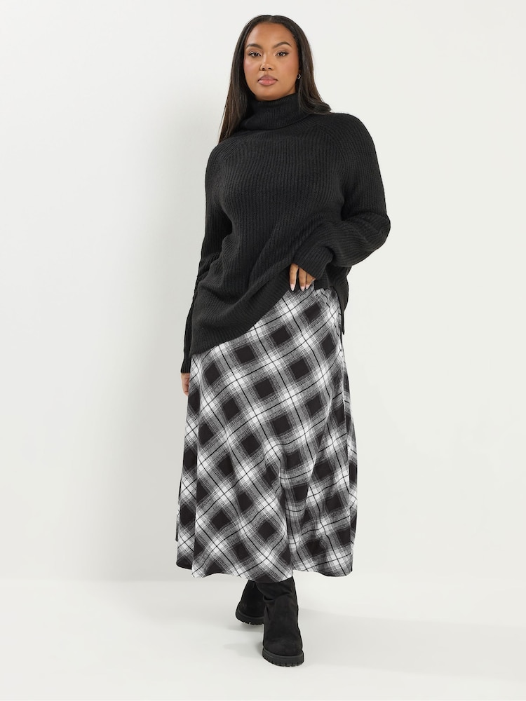 Yours Curve Black Check Maxi Skirt - Image 2 of 5