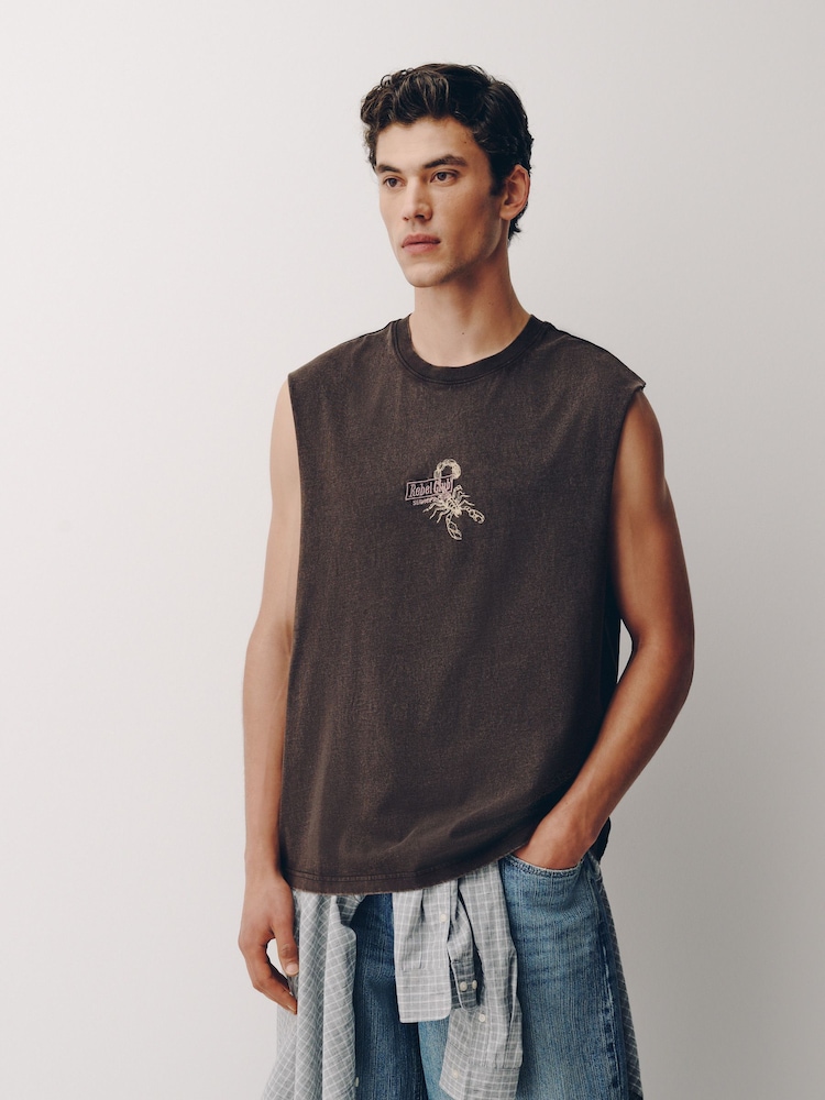 ត្នោត - Washed Tank Top Graphic Vest - រូបភាព 2 នៃ 8