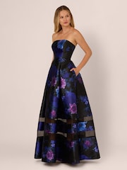 Adrianna Papell Strapless Organza Gown - Imagen 2 de 6
