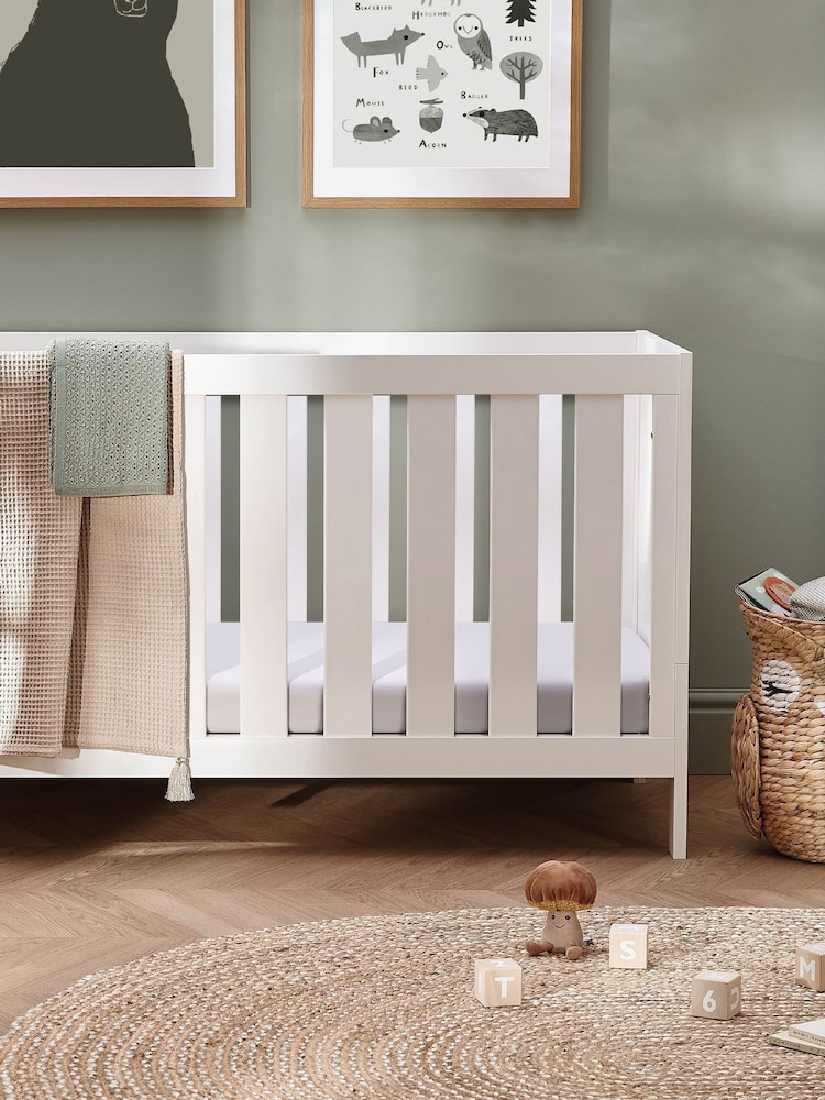 Silver Cross White Bromley Furniture Set with Mattress - Image 2 of 5 Silver Cross White Bromley Furniture Set with Mattress - Image 2 of 5