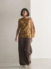 Green Floral Print Hardware Trim Sleeveless Draped Top - Image 3 of 5