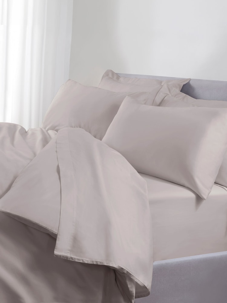 The Linen Consultancy Silver 5 Star Hotel Concept 250TC Cotton Percale Flat Sheet - Image 1 of 2