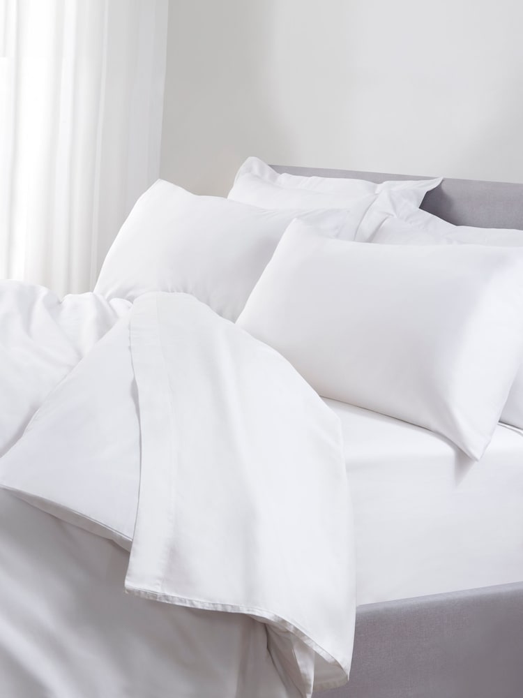 The Linen Consultancy White 5 Star Hotel Concept 250TC Cotton Percale Flat Sheet - Image 1 of 2