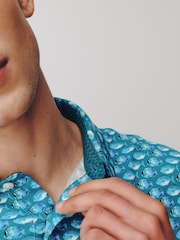 Blue/Green Short Sleeve Button Neck Pattern Polo Shirt - Image 5 of 8