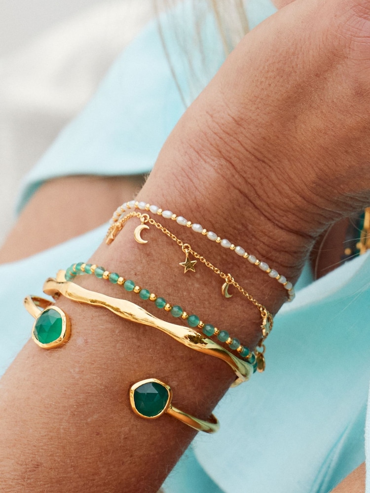 Carrie Elizabeth Gold Tone Mini Moon & Stars Charm Bracelet - Image 2 of 4 Carrie Elizabeth Gold Tone Mini Moon & Stars Charm Bracelet - Image 2 of 4