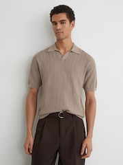 Taupe/Braun - Reiss Sol Textured-Knit Open-Collar Polo Shirt - Bild 4 von 7