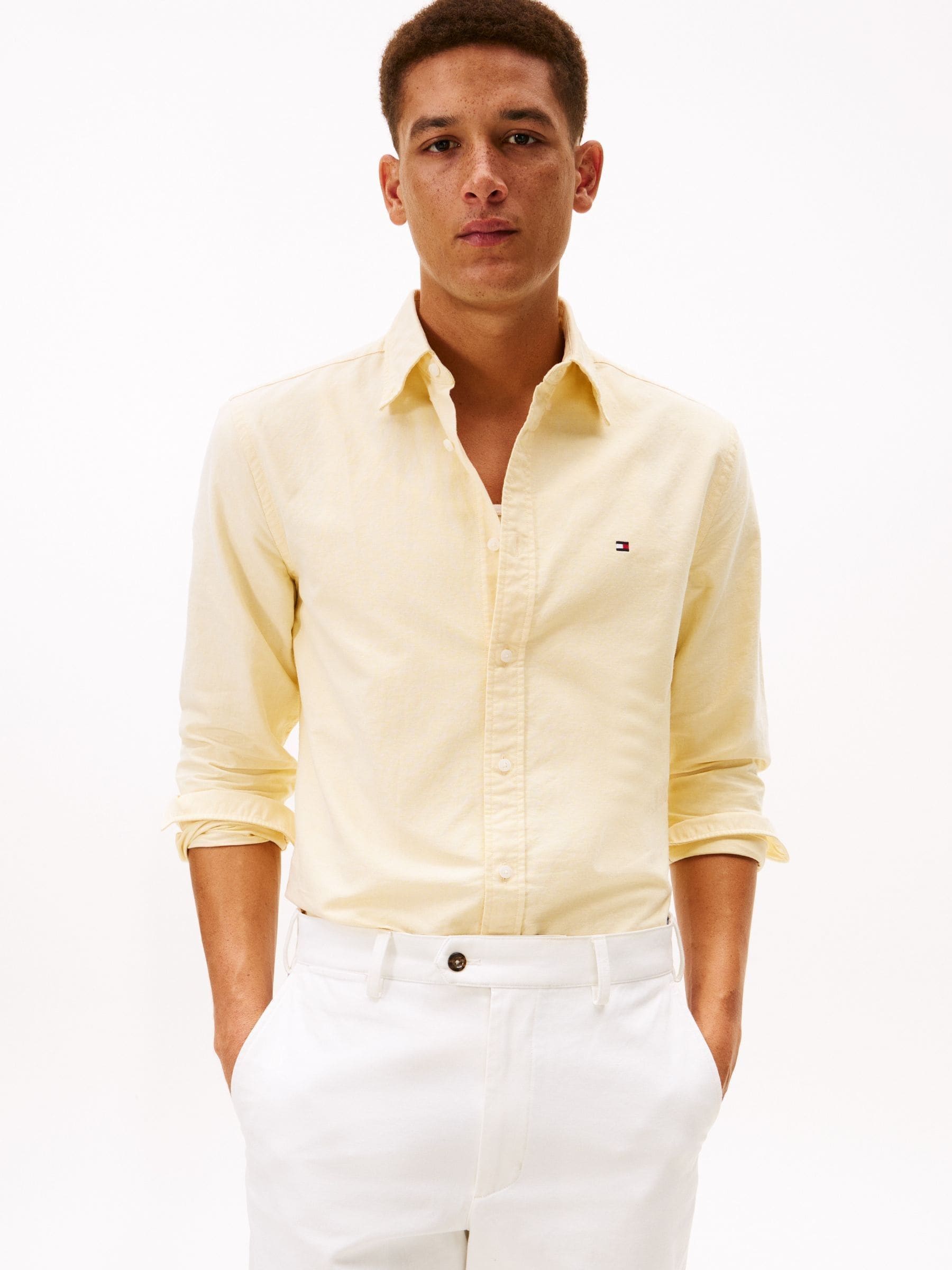 Next：日本 イエロー - Tommy Hilfiger レギュラーフィット