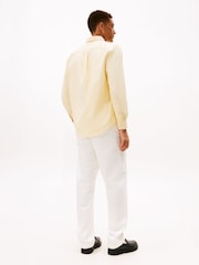 Amarillo - Tommy Hilfiger Regular Fit Oxford Shirt - Imagen 2 de 5