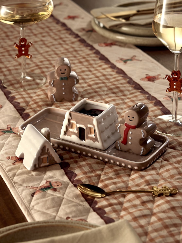 Natural Christmas Gingerbread Centrepiece with Salt and Pepper Shakers and Condiment Pot - Image 2 of 4 Natural Christmas Gingerbread Centrepiece with Salt and Pepper Shakers and Condiment Pot - Image 2 of 4