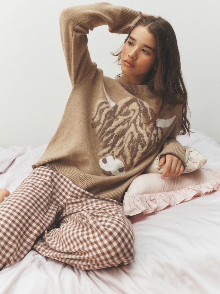 Neutraali Hamish the Highland Cow - Knitted Jumper and Flannel Trousers Loungewear Set - Kuva 1 / 5