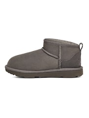 siva - UGG Kids Classic Ultra Mini Black Shoes - Slika 2 iz 6