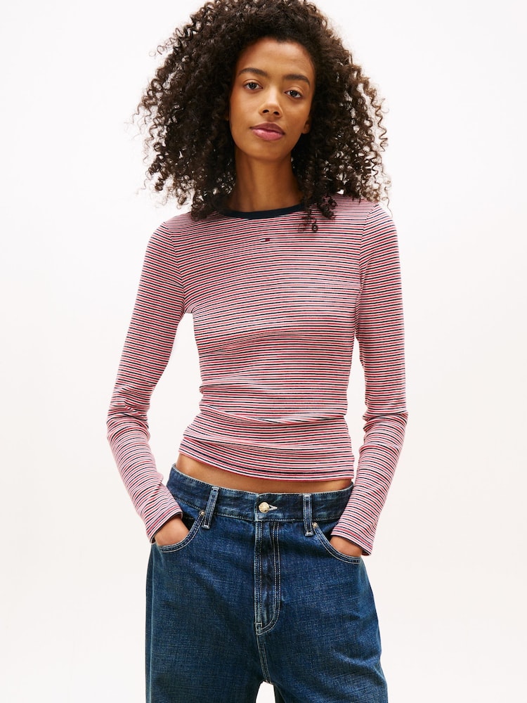 Tommy Jeans Slim Ribbed Long Sleeve T-Shirt - صورة 1 من 5 Tommy Jeans Slim Ribbed Long Sleeve T-Shirt - صورة 1 من 5