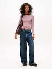 Tommy Jeans Slim Ribbed Long Sleeve T-Shirt - صورة 4 من 5