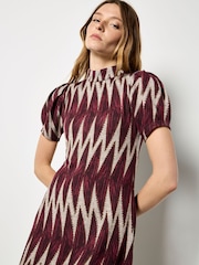 Apricot Red Zigzag Pattern Short Sleeve Dress - Image 2 of 4