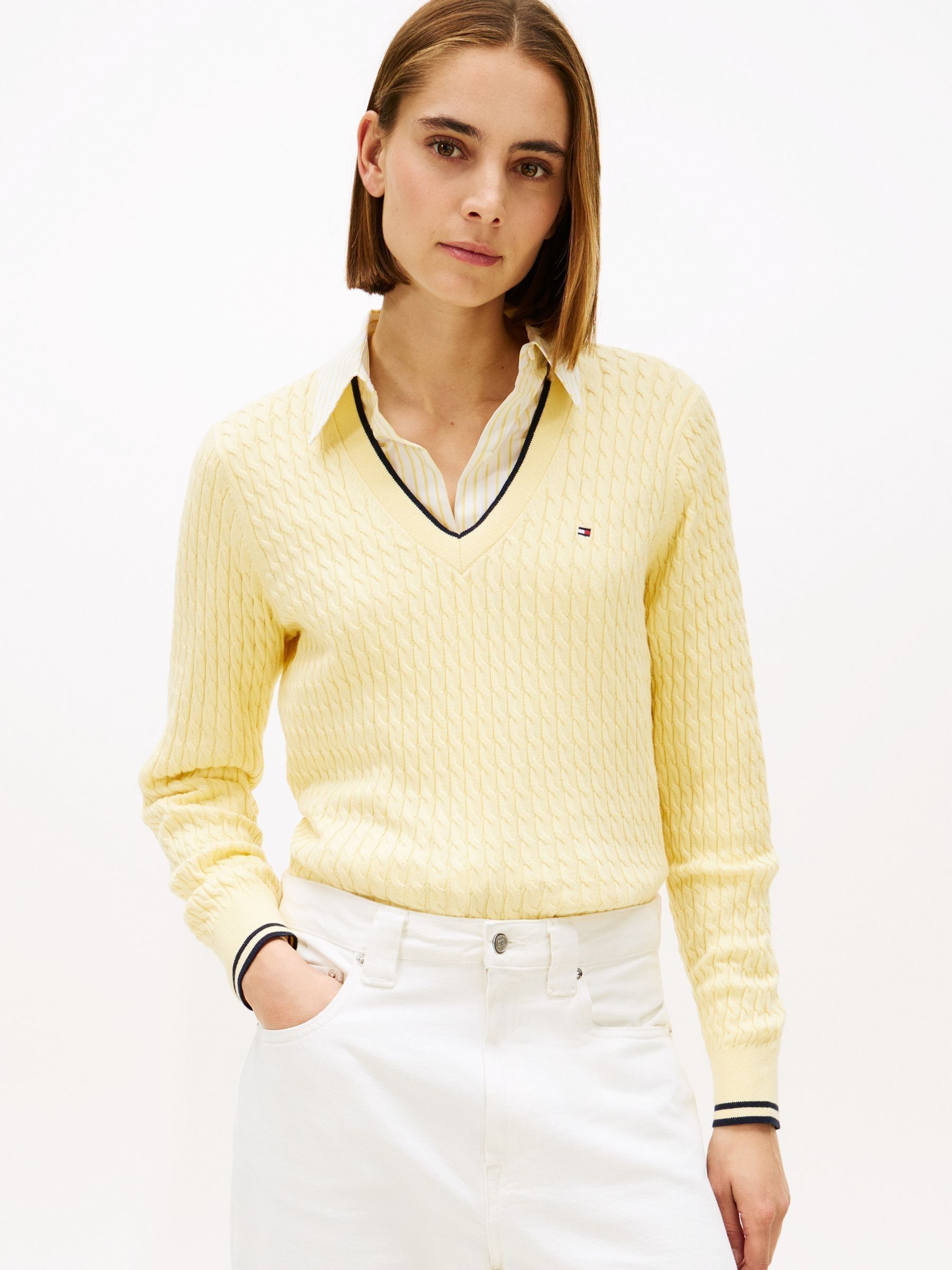 ✨新品❣️✨【TOMMY HILFIGER】Vネック ニットベスト／黄¥13750 アス