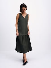 The Set 2 Pack Drop Waist Sleeveless V-Neck Midi Dresses With Linen Khaki Green/Chocolate Brown - Image 4 of 6