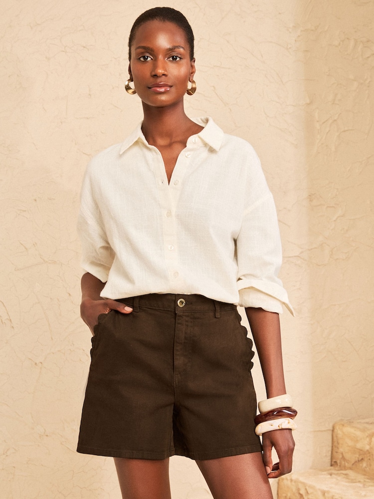 Love & Roses Chocolate Brown Denim Scallop Pocket Shorts - Image 4 of 4
