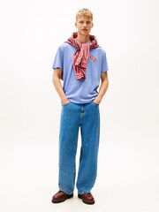 أزرق - Tommy Jeans Back Slogan Textured Relaxed T-Shirt - صورة 3 من 5