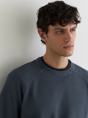 Airforce أزرق - Reiss Drift Cotton-Piqué Garment-Dyed Sweatshirt - صورة 4 من 7