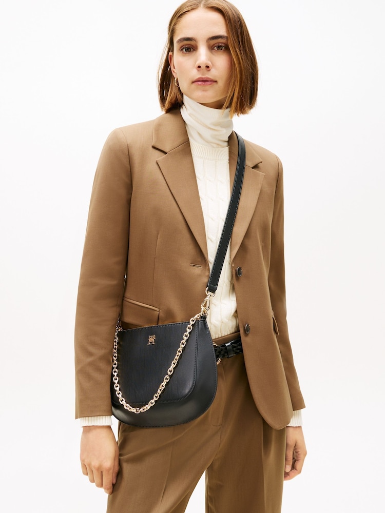 أسود - Tommy Hilfiger Chain Strap Convertible Crossbody Bag - صورة 5 من 5 أسود - Tommy Hilfiger Chain Strap Convertible Crossbody Bag - صورة 5 من 5