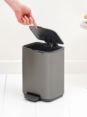 Brabantia Platinum Bo Pedal Bin 4L - Image 3 of 6