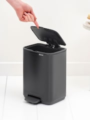 Brabantia Matt Black Bo Pedal Bin 4L - Image 3 of 6