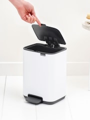 Brabantia White Bo Pedal Bin 4L - Image 4 of 6